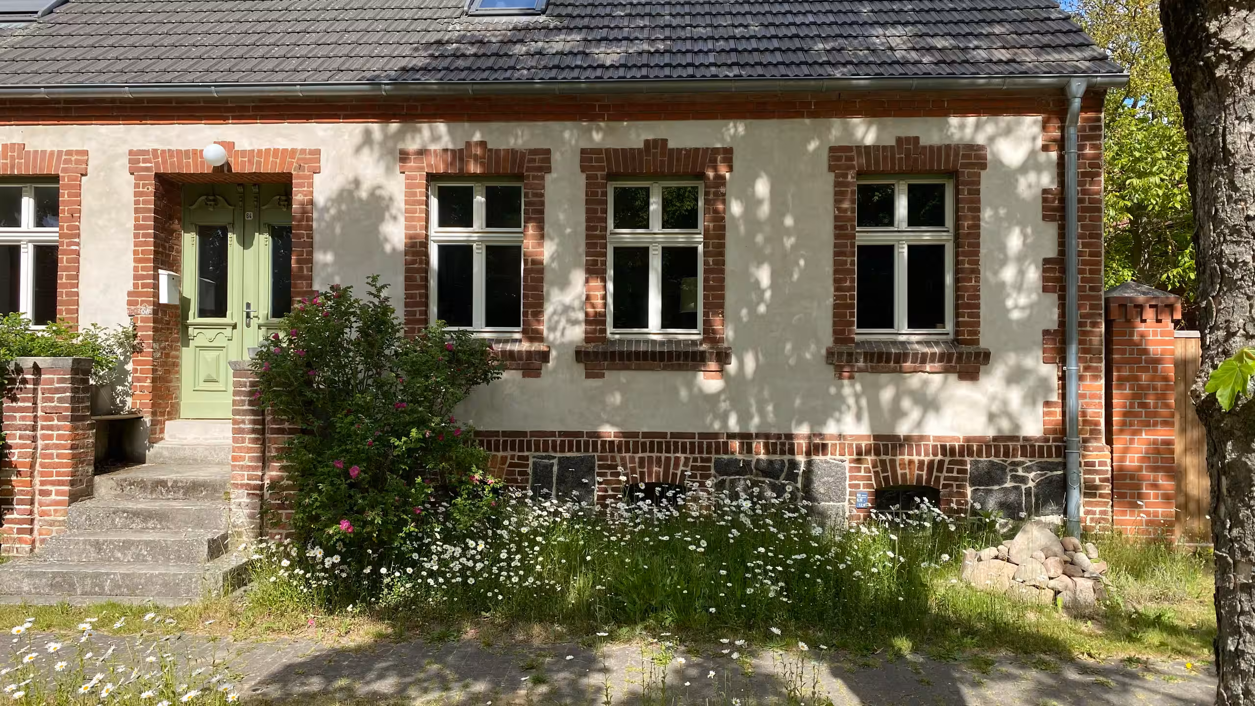 Ferienwohnung Paradise Ranch in Lindow, Hof und Garten